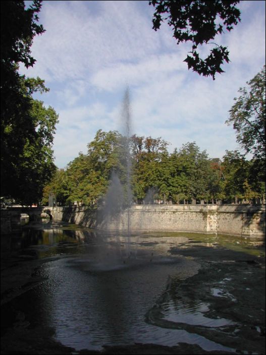 051-Nimes